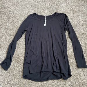 Lululemon Womens workout athleisure tee long sleeve like new